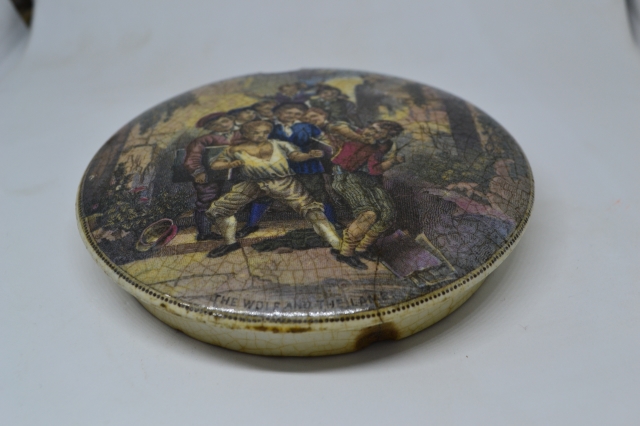 Prattware Lid 'The Wolf and the Lamb'.
