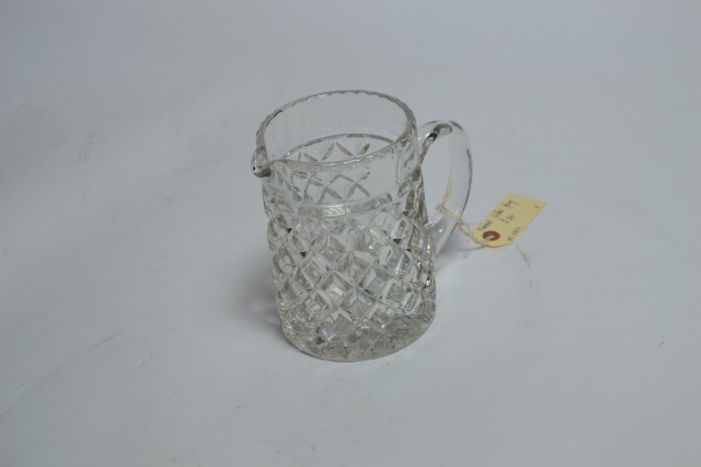 Discover our range of moulded water jugs! Ideal for any kitchen, 16 cm high. Add a touch of elegance to your dining room. Shop now for our latest offers!