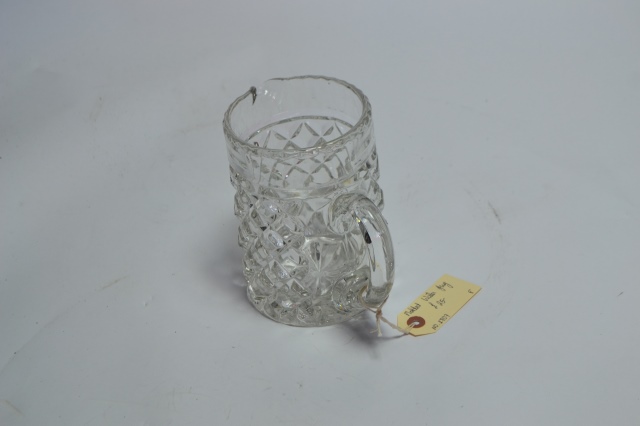 Discover our range of moulded water jugs! Ideal for any kitchen, 16 cm high. Add a touch of elegance to your dining room. Shop now for our latest offers!