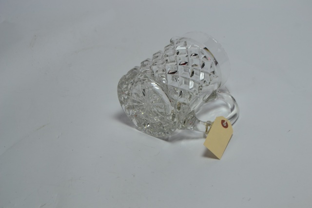 Discover our range of moulded water jugs! Ideal for any kitchen, 16 cm high. Add a touch of elegance to your dining room. Shop now for our latest offers!