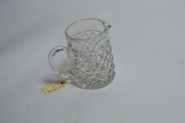 Discover our range of moulded water jugs! Ideal for any kitchen, 16 cm high. Add a touch of elegance to your dining room. Shop now for our latest offers!