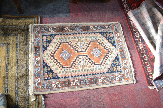 Discover authentic Persian rugs in our online store. This 115cm x 83cm masterpiece awaits you. Act now to add elegance to your décor! Shop now.