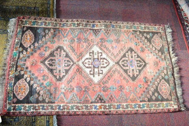 Discover our range of authentic Persian rugs. Measuring 140cm x 80cm, our rugs are perfect for any space. Shop now for the finest rugs!