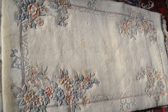 Explore our wide range of traditional Chinese rugs. Size 154cm x 92cm available. Make your home cozy and stylish. Shop online today!