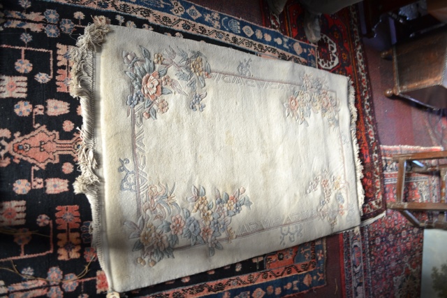 Explore our wide range of traditional Chinese rugs. Size 154cm x 92cm available. Make your home cozy and stylish. Shop online today!