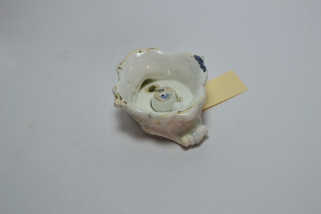 Discover our collection of 19th-century inkwells and quills. Authentic, unique, in perfect condition. Browse now and add a touch of elegance to your writing!