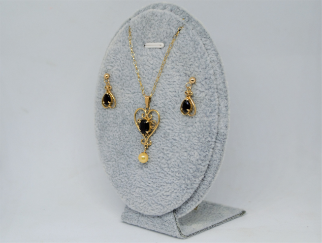 A Set Of 9ct Gold Garnet And Cultured Pearl Necklace With Matching Earrings.