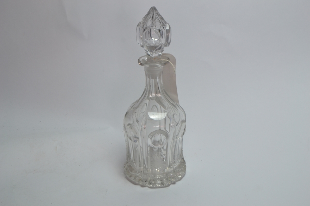 Discover our high-quality Newcastle decanter. Standing at 34cm high, perfect for your fine spirits. Shop now for exclusive prices and enhance your bar collection.