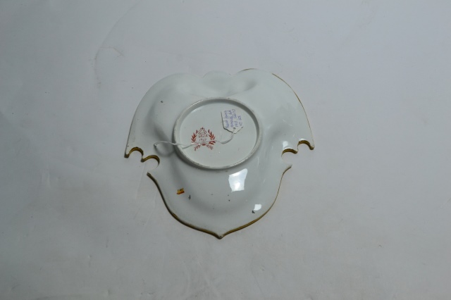 Discover our range of French faience armorial dishes, crafted in 1767. Indulge in the history and uniqueness of our Leal collection. Shop now!