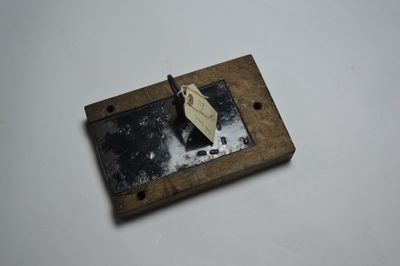 Explore our range of authentic 19th-century wood and iron locks, complete with keys. Act today to own a piece of history and enhance your collection!