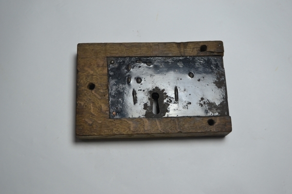 Explore our range of authentic 19th-century wood and iron locks, complete with keys. Act today to own a piece of history and enhance your collection!