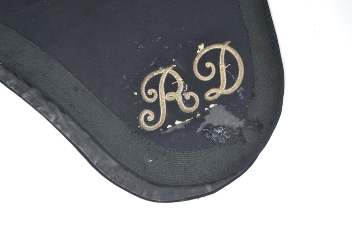 Discover our collection of late Victorian 1st Devon Yeomanry Officers shabraques. This rare piece, circa 1871-1894, features stunning silver bullion embroidery. Shop now!