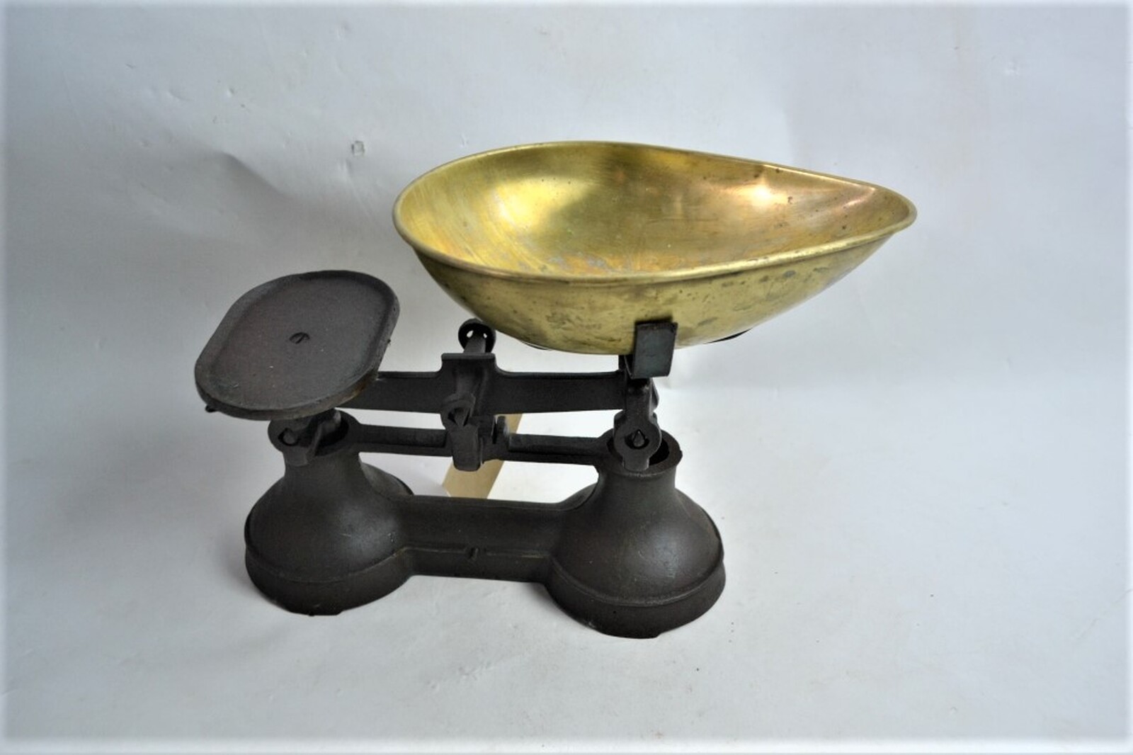 A Pair Of Vintage Kitchen Scales With Brass Pan
