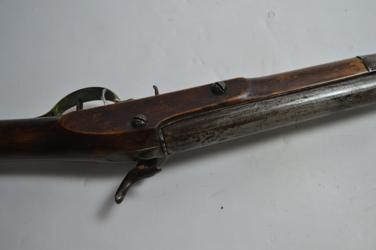 Discover our unique 12 bore breech loading shotgun, a rare 1821 transitional piece. Shop now for this obsolete calibre, license-free item in good working condition!