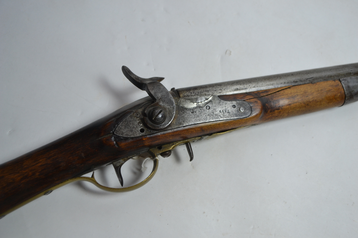 Discover our unique 12 bore breech loading shotgun, a rare 1821 transitional piece. Shop now for this obsolete calibre, license-free item in good working condition!
