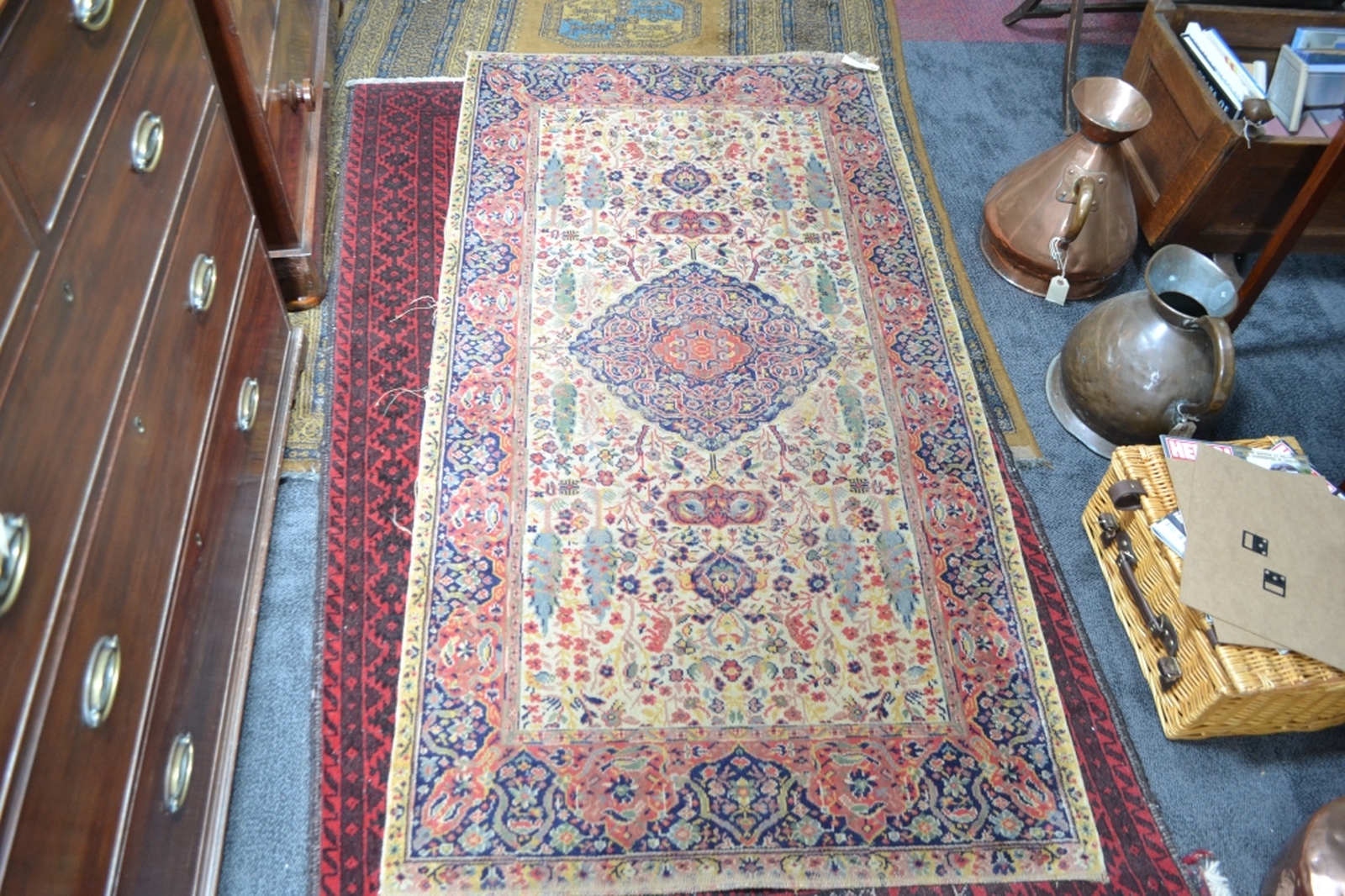 Discover our range of Saruk style Middle Eastern rugs! Measuring 183x94cms to perfectly fit your space. Shop now and transform your home decor into a cozy oasis!