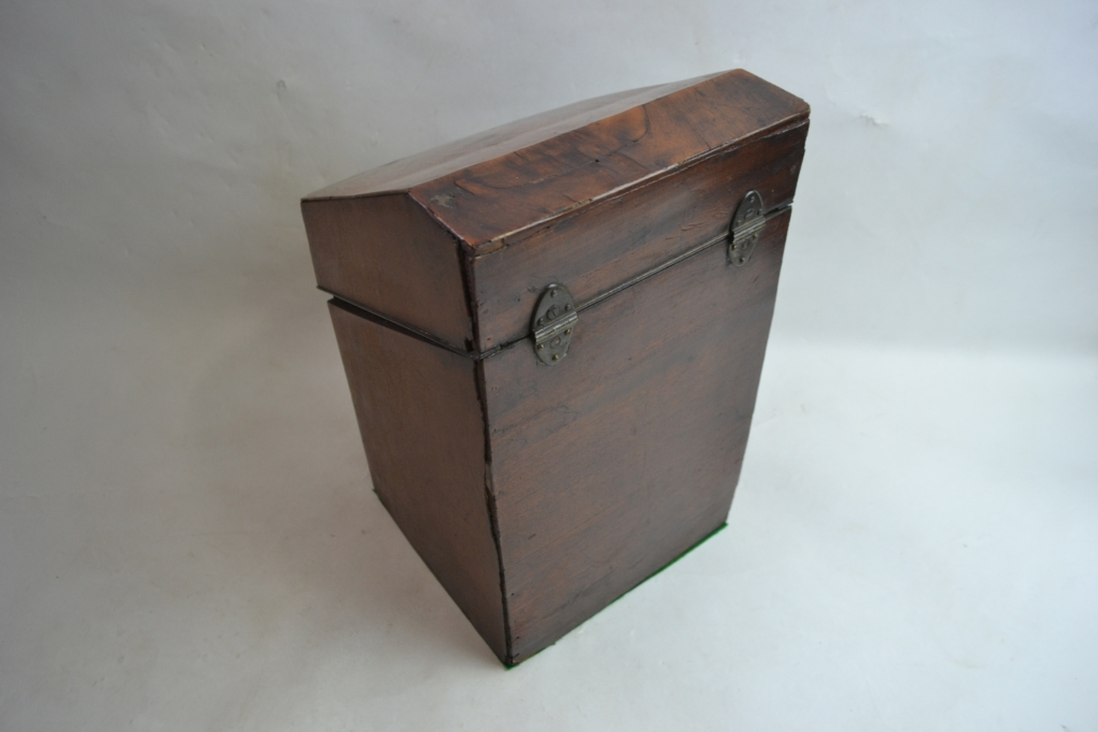 Explore our unique 18th century converted wine box, perfect for holding four square bottles. Browse now and add a touch of elegance with vintage cutlery boxes.