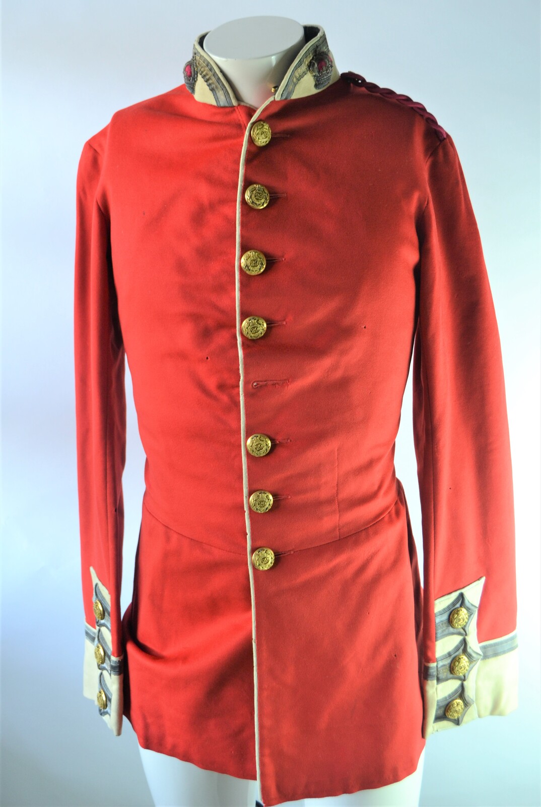 Explore our collection of rare military history, including the exceptional 29th Bombay Native Infantry officer's tunic. Dating from 1856-60, it's a piece of history. Discover it today!