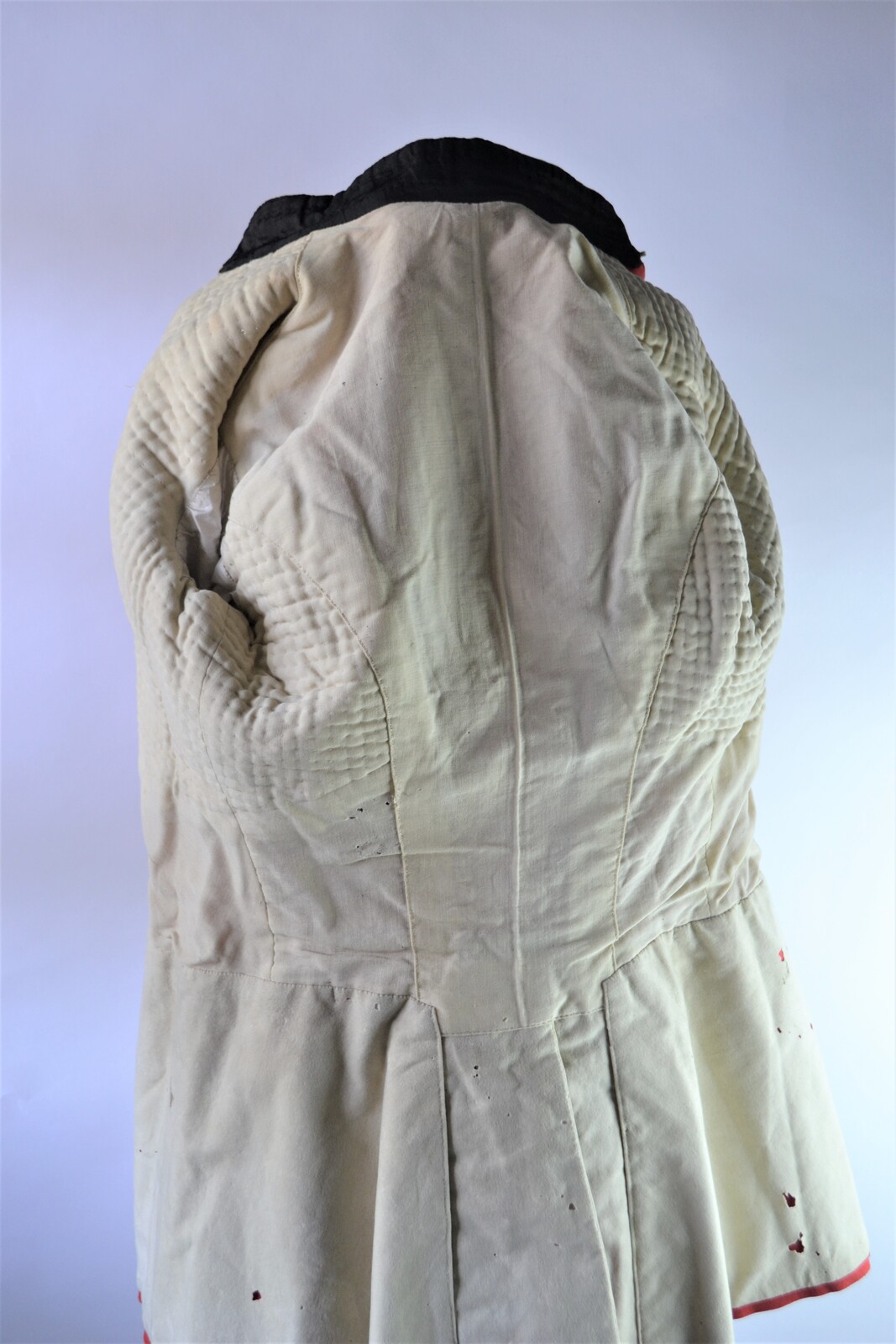 Explore our collection of rare military history, including the exceptional 29th Bombay Native Infantry officer's tunic. Dating from 1856-60, it's a piece of history. Discover it today!