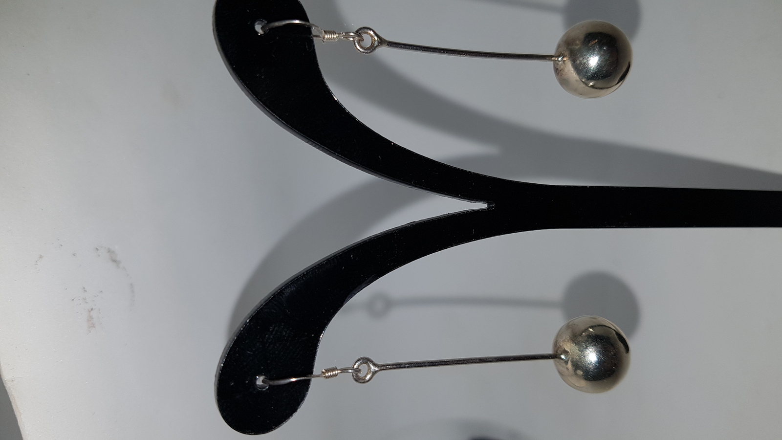 A Pair Of 925 Silver Earing With pendulum drop
