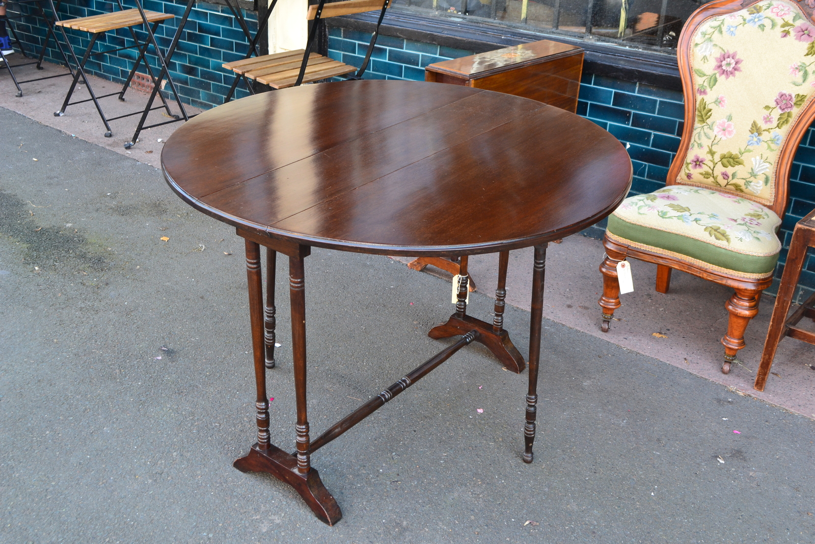 Mahogany Sutherland table