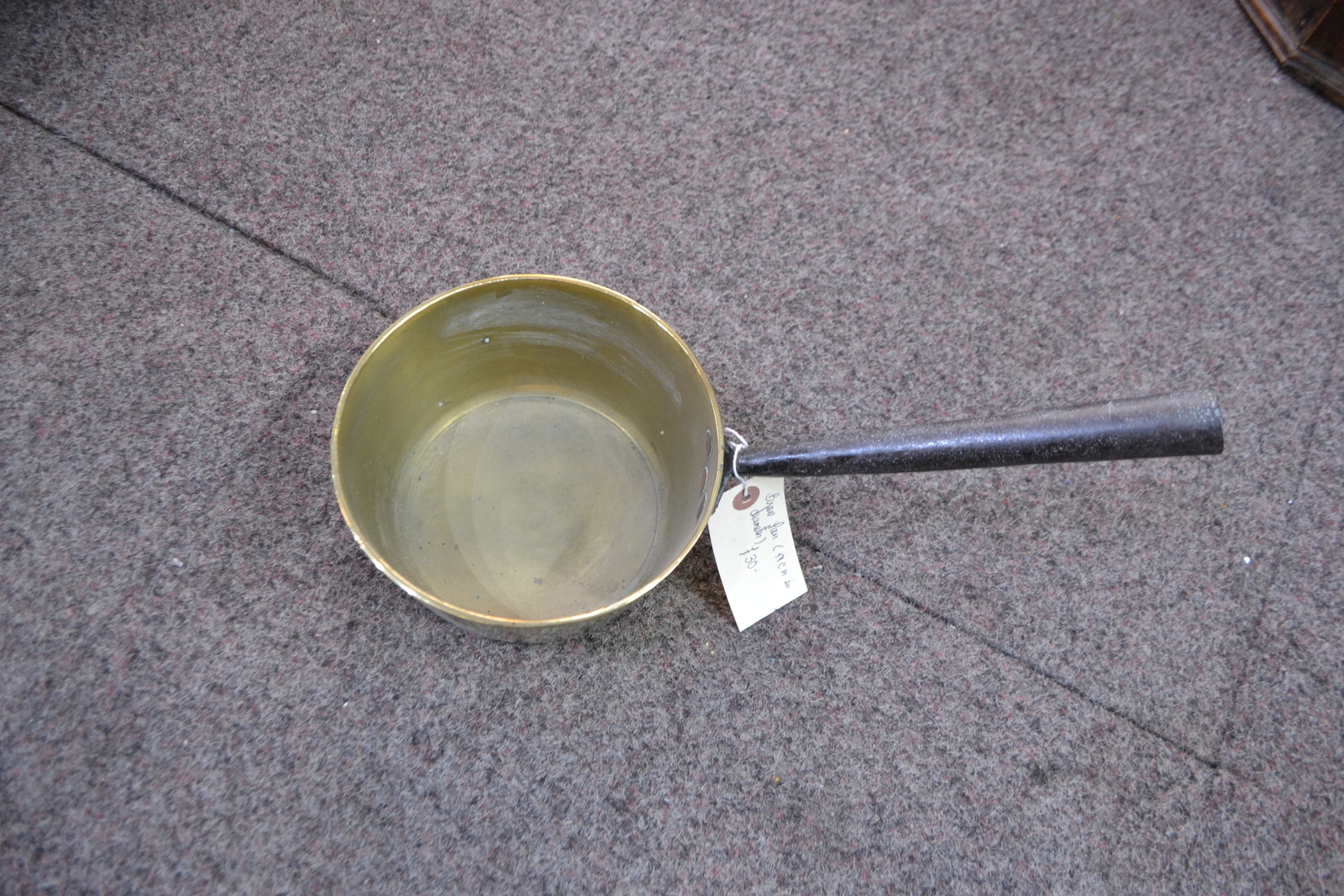 Explore our collection of durable, 17cm brass pans. Superior heat conduction for perfect cooking. Buy now and elevate your culinary experience!