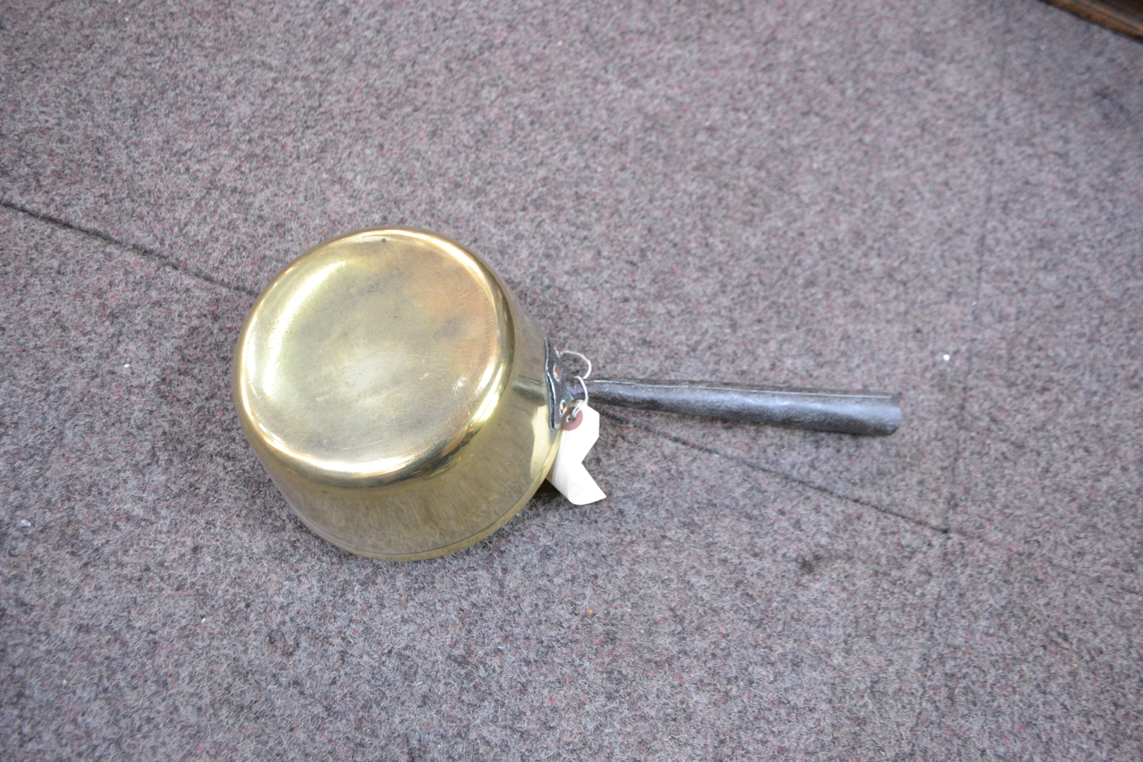 Explore our collection of durable, 17cm brass pans. Superior heat conduction for perfect cooking. Buy now and elevate your culinary experience!