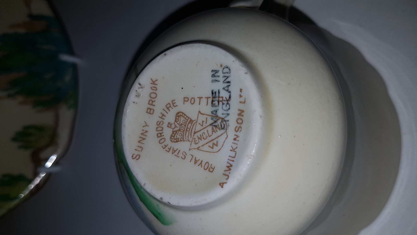 An Early Set Of Duo Tea Cup Designed By Clarice Cliff