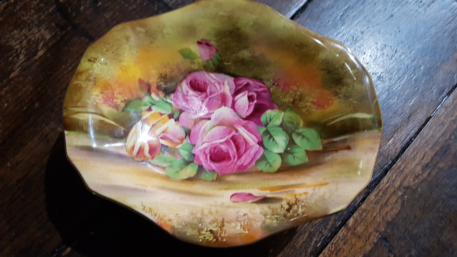 Discover our Royal Winton 1951 Porcelain Tazza. Hand-painted, signed, and in great condition. Don't miss out on this vintage masterpiece - shop now!