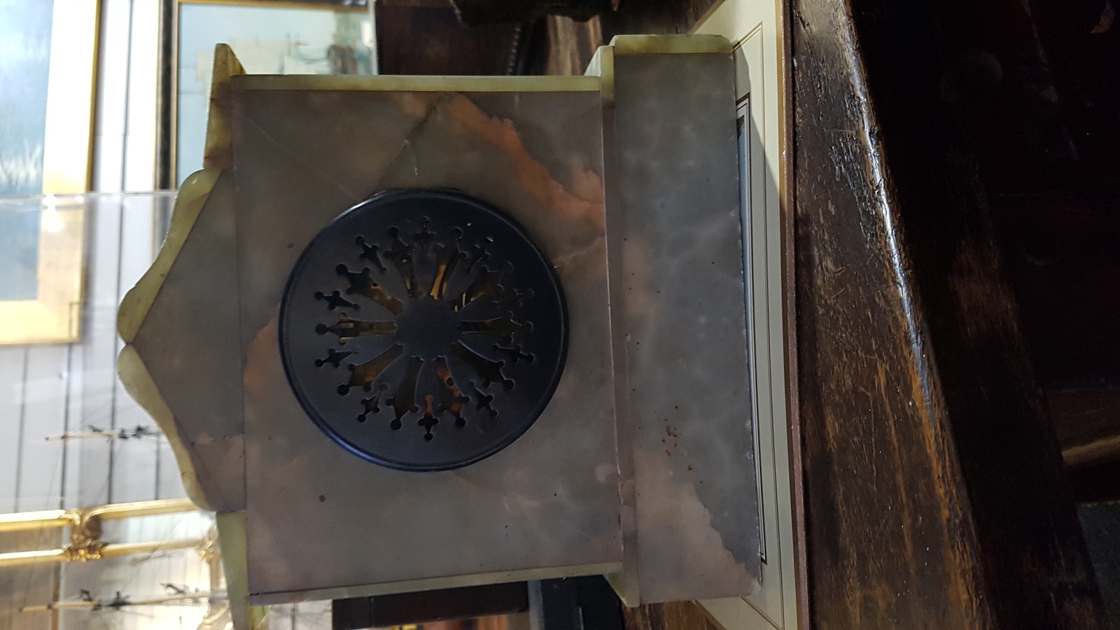 Discover our range of antique mantel clocks. Try the 20th-century onyx architectural mantel clock - a true gem! Don't miss out, shop now to add a vintage touch to your space.