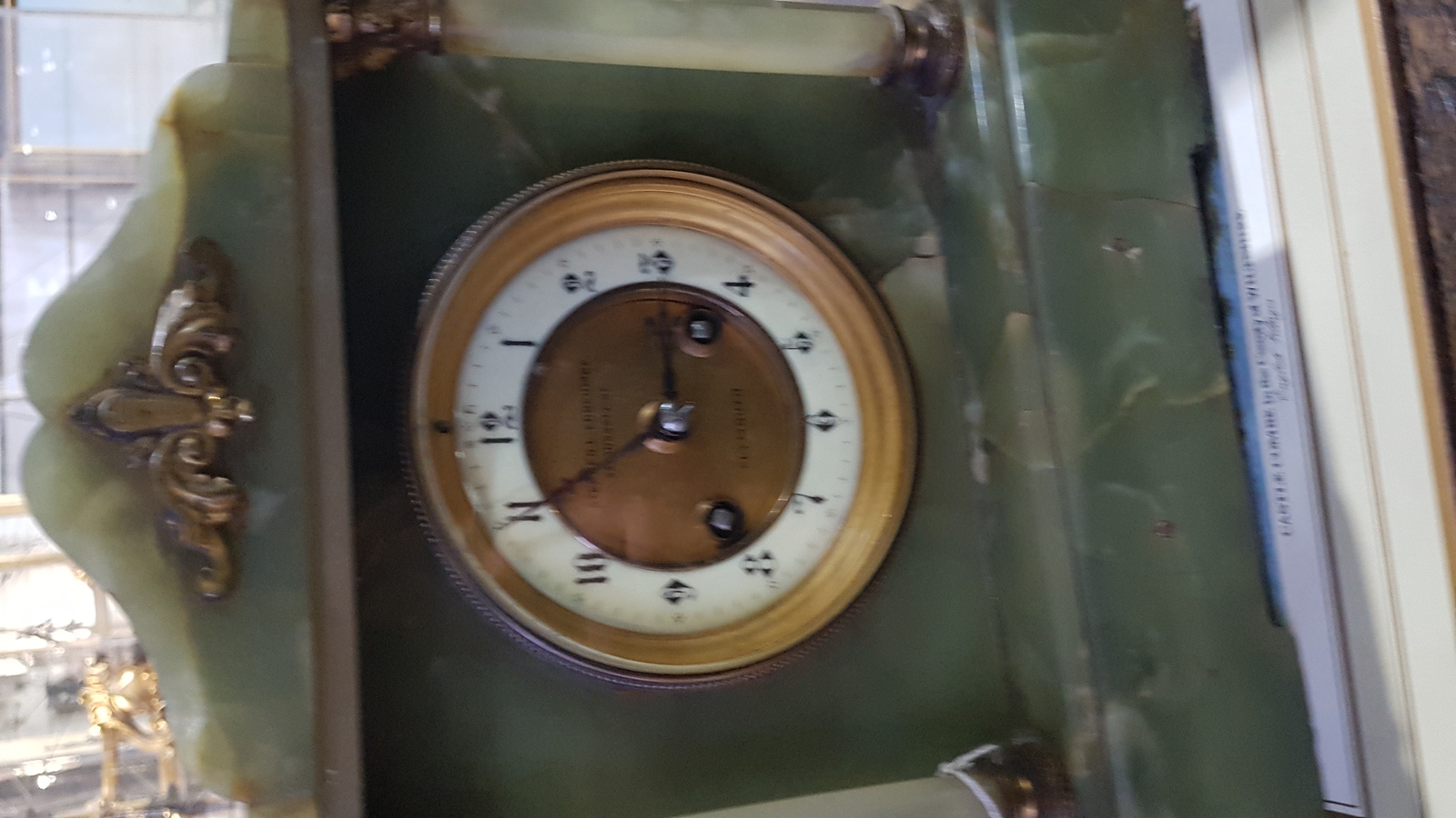 Discover our range of antique mantel clocks. Try the 20th-century onyx architectural mantel clock - a true gem! Don't miss out, shop now to add a vintage touch to your space.