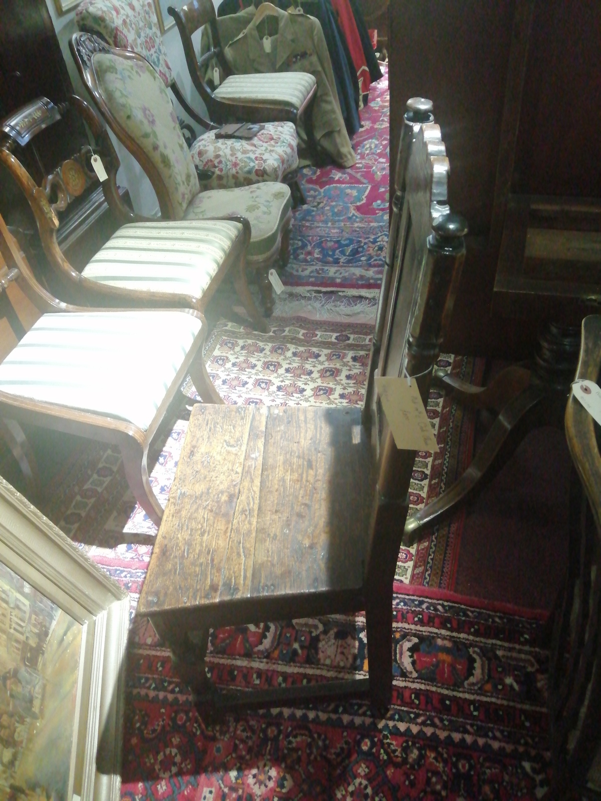 Discover our stunning mid-17th century oak chair in good condition. Explore vintage charm for your living space today! Buy now and add a historical touch to your home.