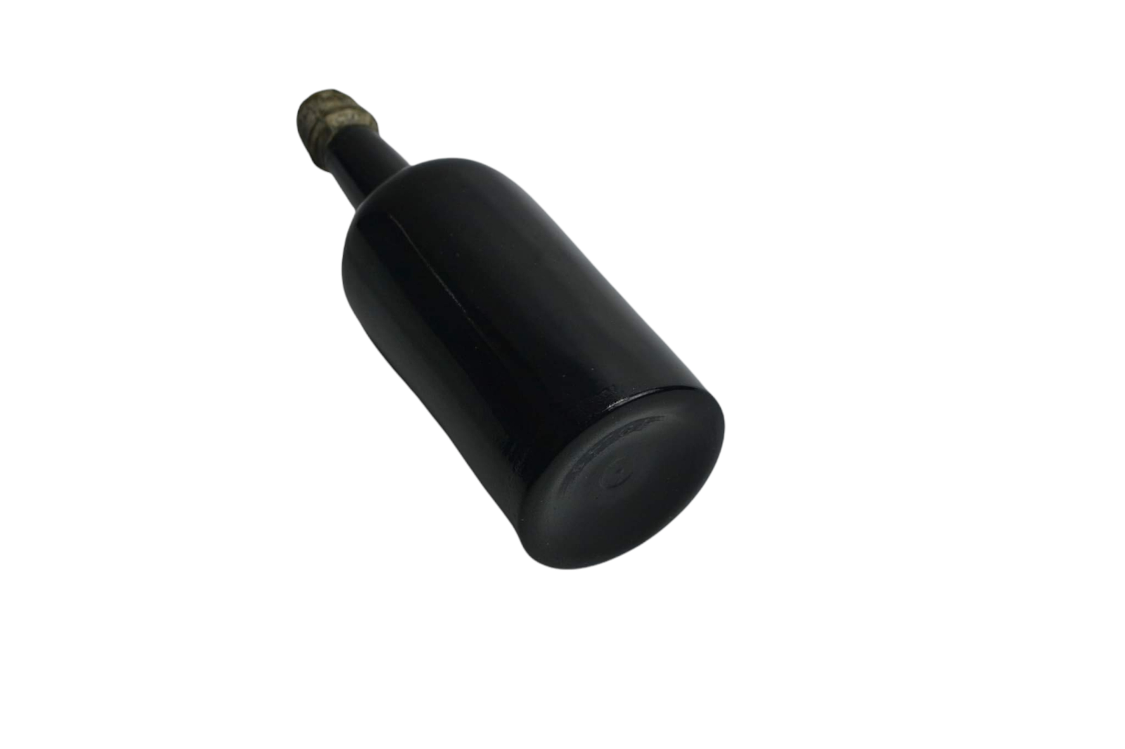 Discover the rare 1902 Kings Ale bottle, unopened and in good condition. Journey back in time with this unique collectible from Edward VII's era. Explore now and add this historic artifact to your collection.