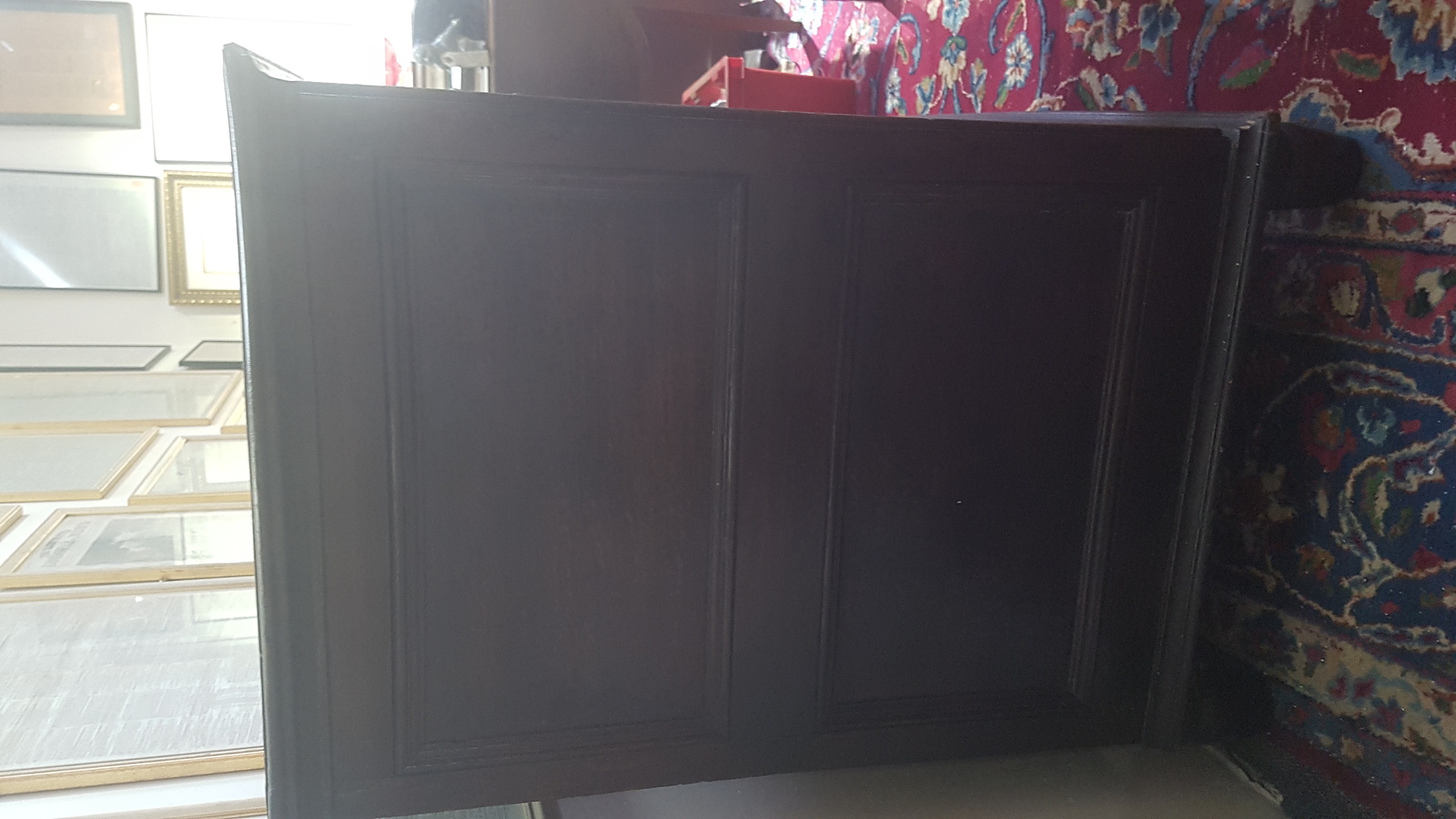 Discover our William and Mary period oak chest, featuring two short and two long drawers with brass fittings. In excellent condition. Shop now for historical accuracy!