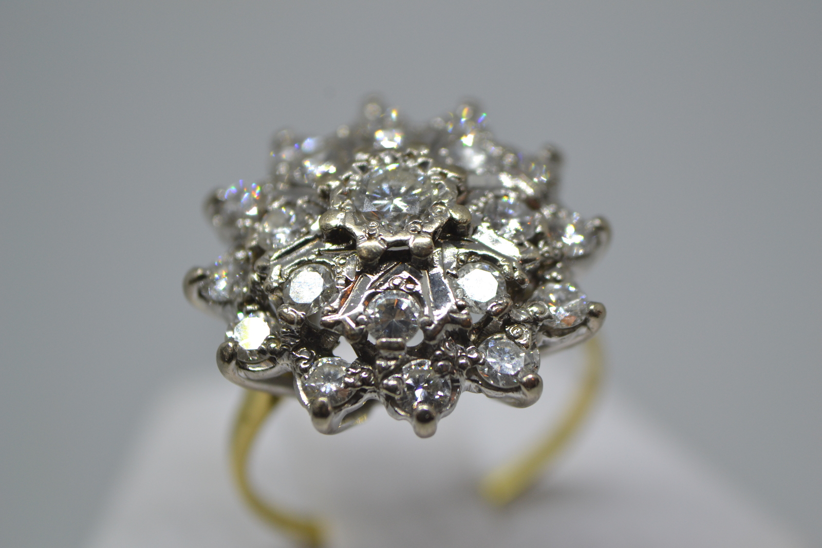 Discover our 18ct gold large diamond cluster ring, with over 1ct in diamonds and a total weight of 6.1g. Hallmarked in Birmingham in 1982. Shop today!