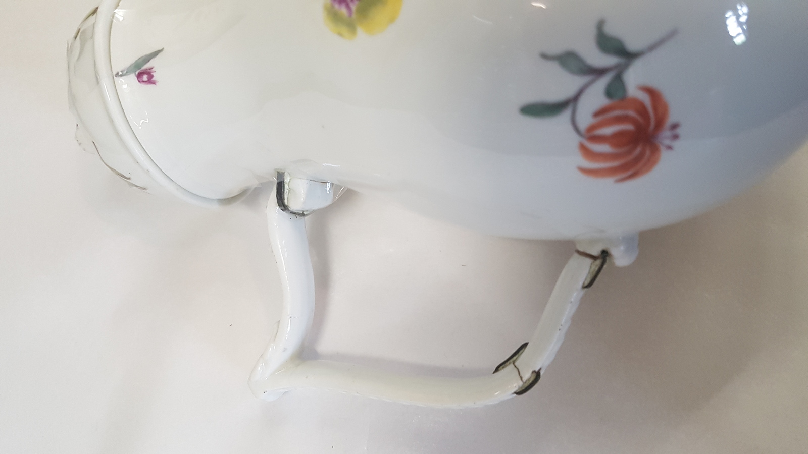 Discover the charm of 18th century Meissen porcelain coffee pot. Decorated with Deutsche Blumen on pure white ground, it's a perfect blend of art and history. Explore now!