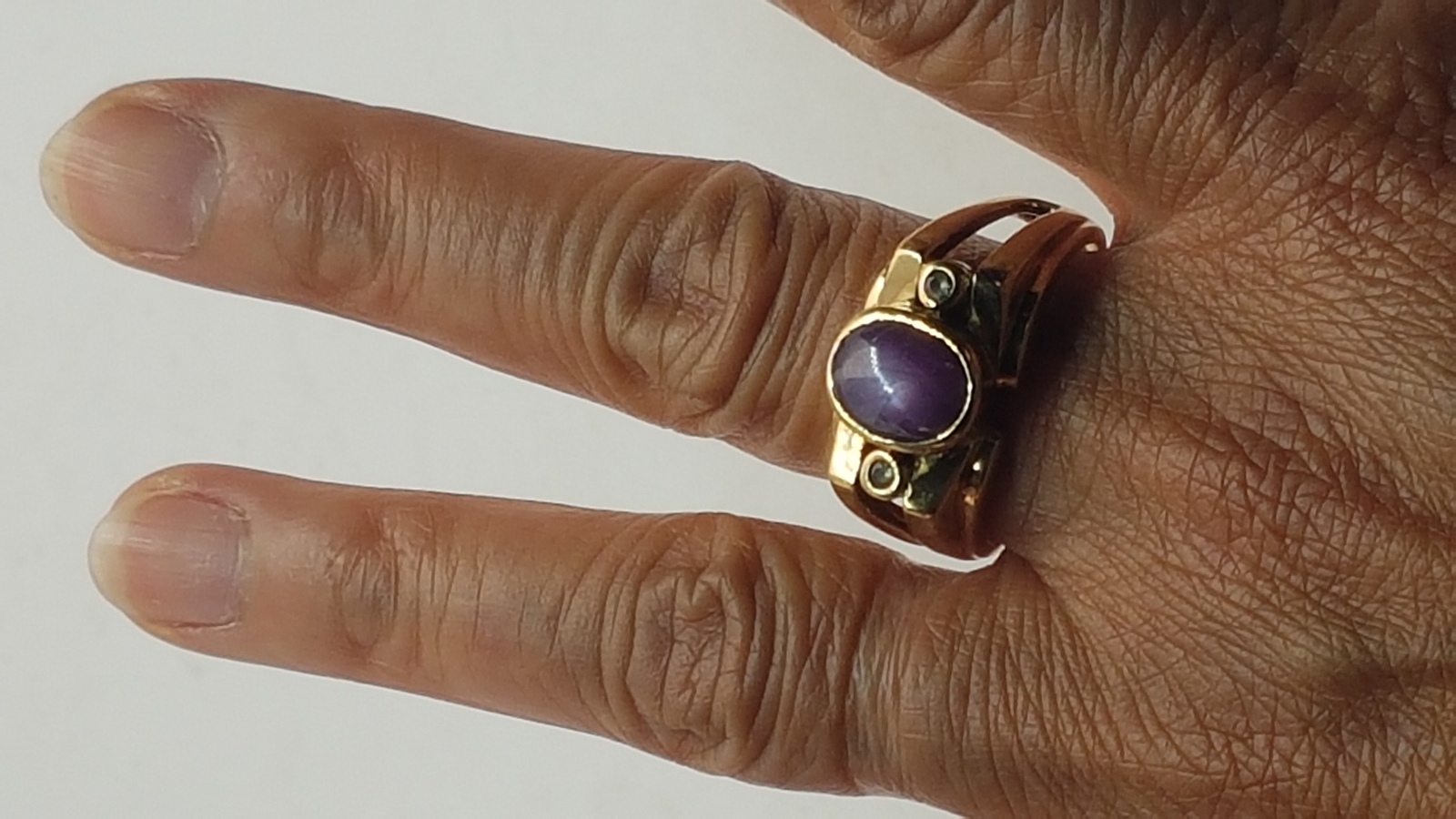 Browse our collection of stunning 9ct yellow gold star ruby dress rings. Featuring an exquisite 3.89 ct ruby and Birmingham hallmarks. Order yours today!