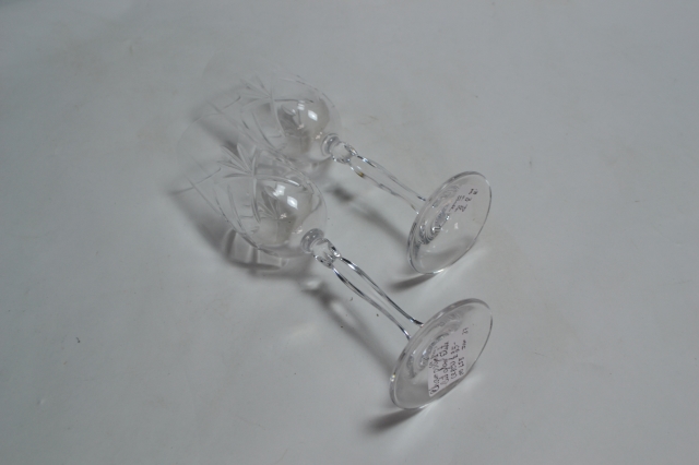 Browse our collection of unique 20th-century champagne flutes! Add vintage elegance to your celebrations. Buy now for fast delivery. Use code FLUTE10 to get 10% off!