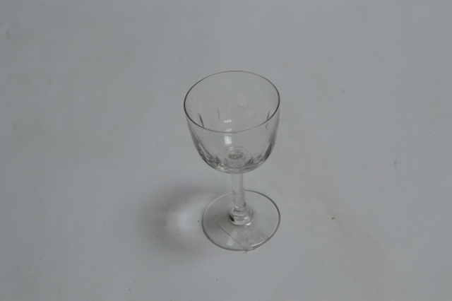 Explore our collection of premium Victorian wine glasses. Handcrafted, unique designs, perfect for your table. Shop now and elevate your dining experience!