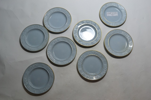 Explore our range of coveted James and Ralph Clew Staffordshire plates – eight-piece set with unique faults. Review specifications and order yours today!