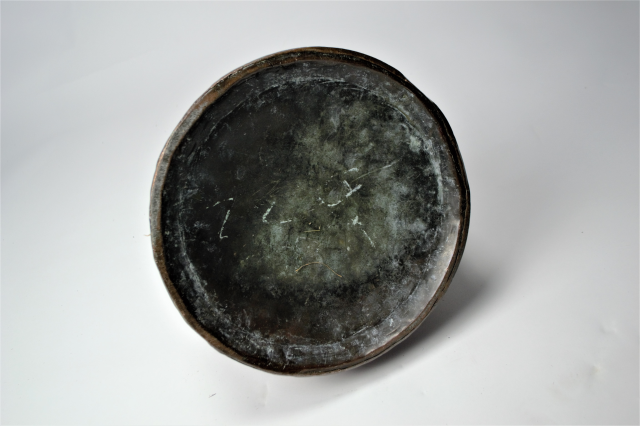 Discover our Early 19th c. Two Gallon Copper Hay Stack Jug, 29 cm high. Explore the antique heritage in design. Shop now for timeless elegance!