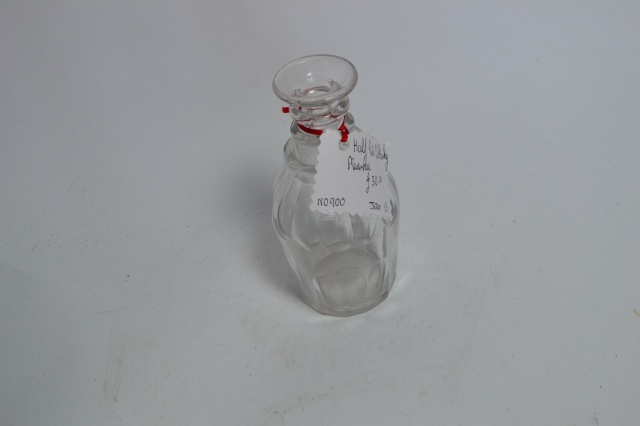 Experience the charm of the centuries with our Georgian whisky measure! Crafted for connoisseurs - perfect half pints. Shop now for a taste of history!