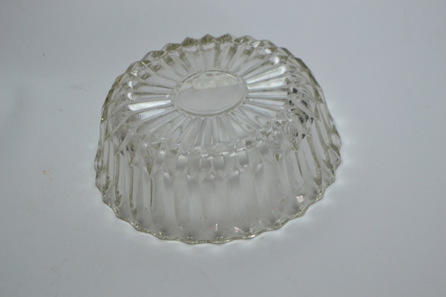 Discover our premium range of glass bowls perfect for any occasion. High-quality, durable, and stylish. Shop now and elevate your dining experience!