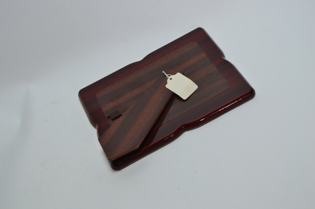 Enhance your home's aesthetics with our unique silver-plated picture frame. Shop now for exceptional value and guaranteed quality. Don't miss out!