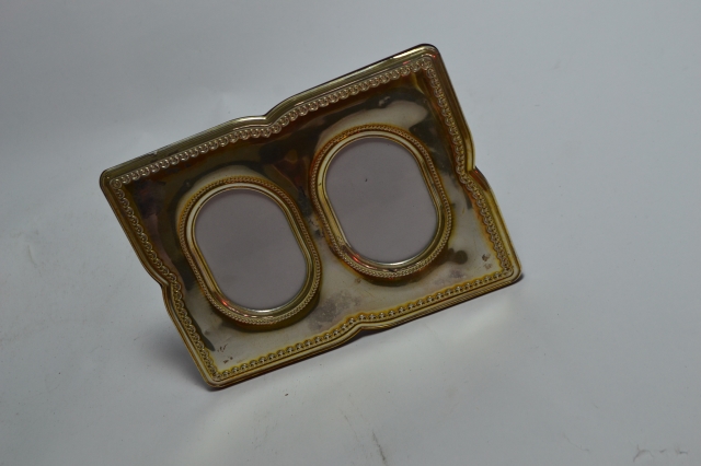 Enhance your home's aesthetics with our unique silver-plated picture frame. Shop now for exceptional value and guaranteed quality. Don't miss out!