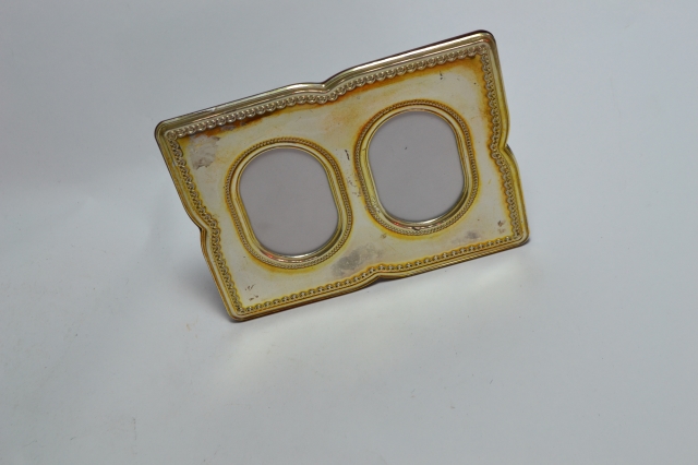 Enhance your home's aesthetics with our unique silver-plated picture frame. Shop now for exceptional value and guaranteed quality. Don't miss out!