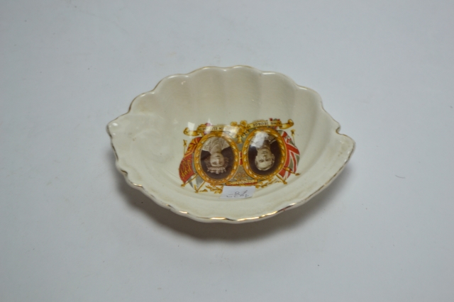 Explore our collection of small commemorative dishes featuring George VI. High-quality, authentic pieces. Order yours today for a piece of history in your home.