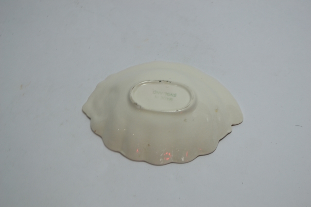 Explore our collection of small commemorative dishes featuring George VI. High-quality, authentic pieces. Order yours today for a piece of history in your home.