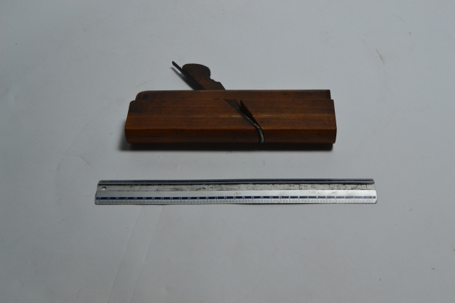 Explore our variety of premium edging planes. Craft with precision and perfection. Shop now to enhance your woodworking skills with our top-rated tools. Don't miss out!