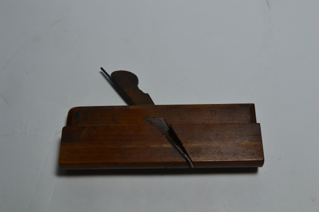 Explore our variety of premium edging planes. Craft with precision and perfection. Shop now to enhance your woodworking skills with our top-rated tools. Don't miss out!